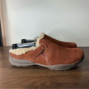 Clarks Roseville Brown Suede Warm Slip On Clogs Sz 8.5 Womens
